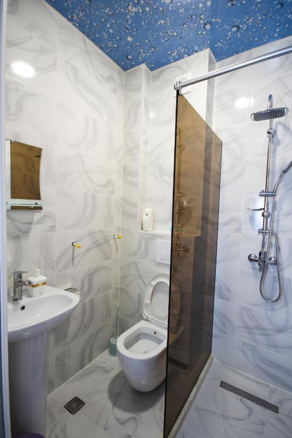 באטומי Guest House 99 מראה חיצוני תמונה